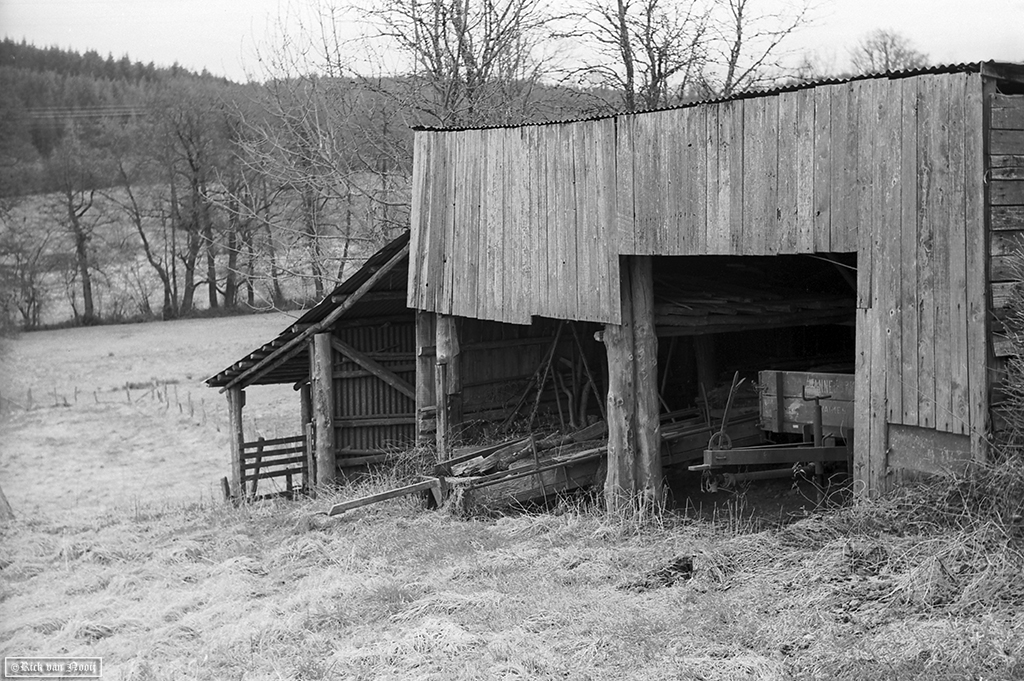 Leica II, 50/1.5 Sonnar, Rollei Retro 80s
