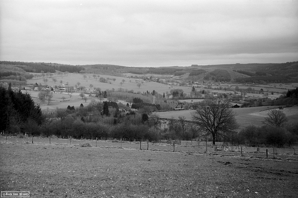 Leica II, 50/1.5 Sonnar, Rollei Retro 80s
