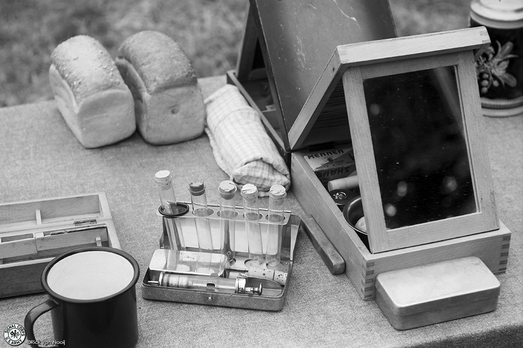 Leica IIIc, Leitz 7.3cm f/1.9 Hektor, Rollei Retro 80s
