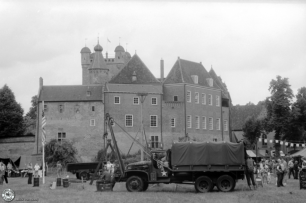 Leica IIIc, Leitz 7.3cm f/1.9 Hektor, Rollei Retro 80s
