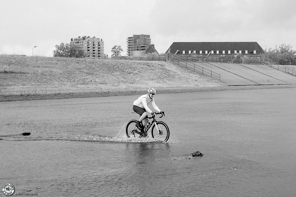 Kodak Ektra, Rollei Retro 80s
