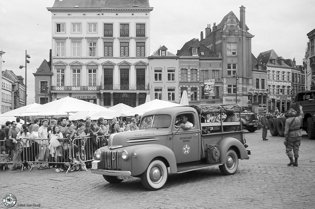 Leica IIIc, 35mm f/3.5 Elmar, Rollei Retro 80s
